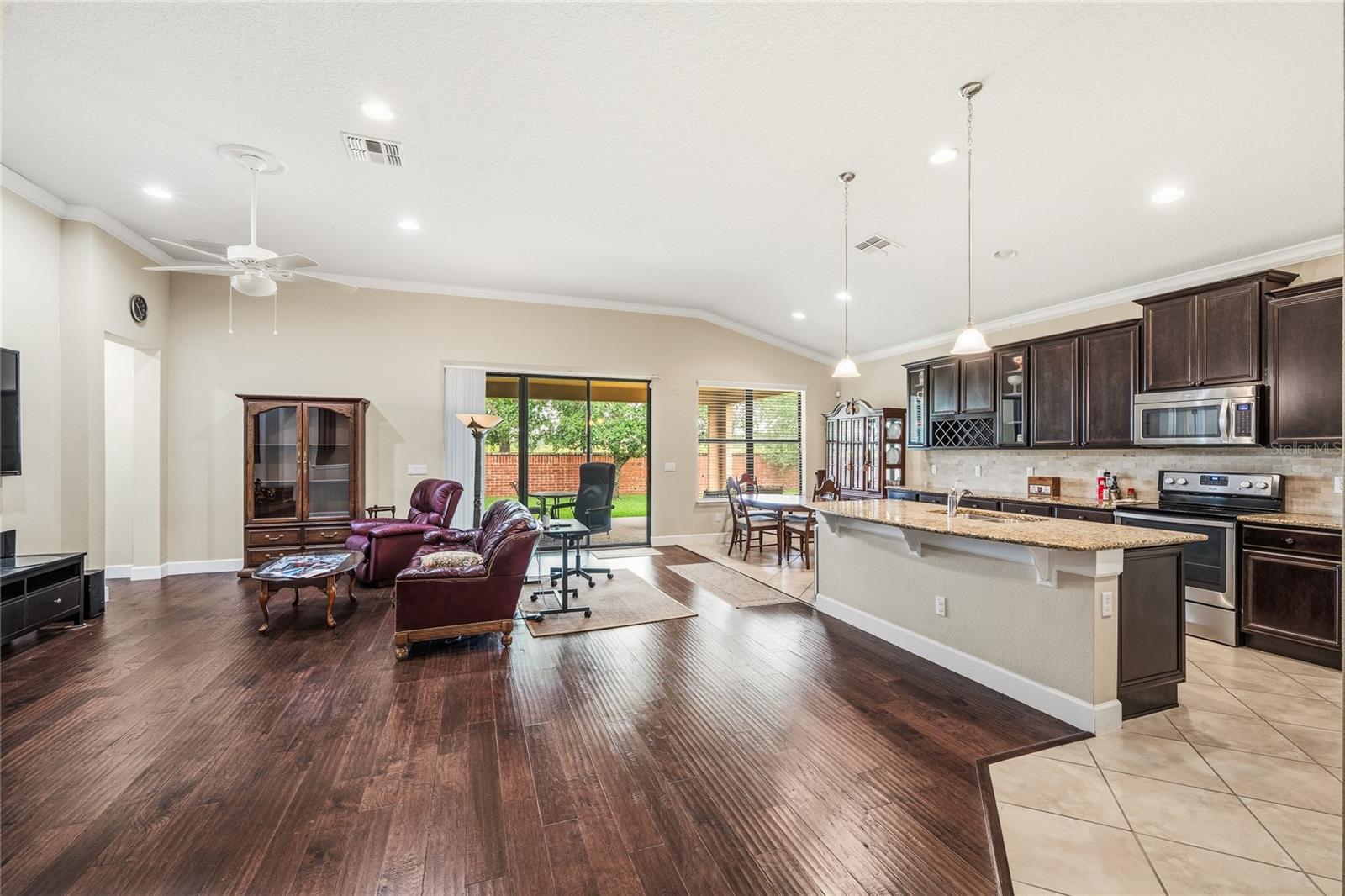 Image 9 of 47 For 7174 Beek Street