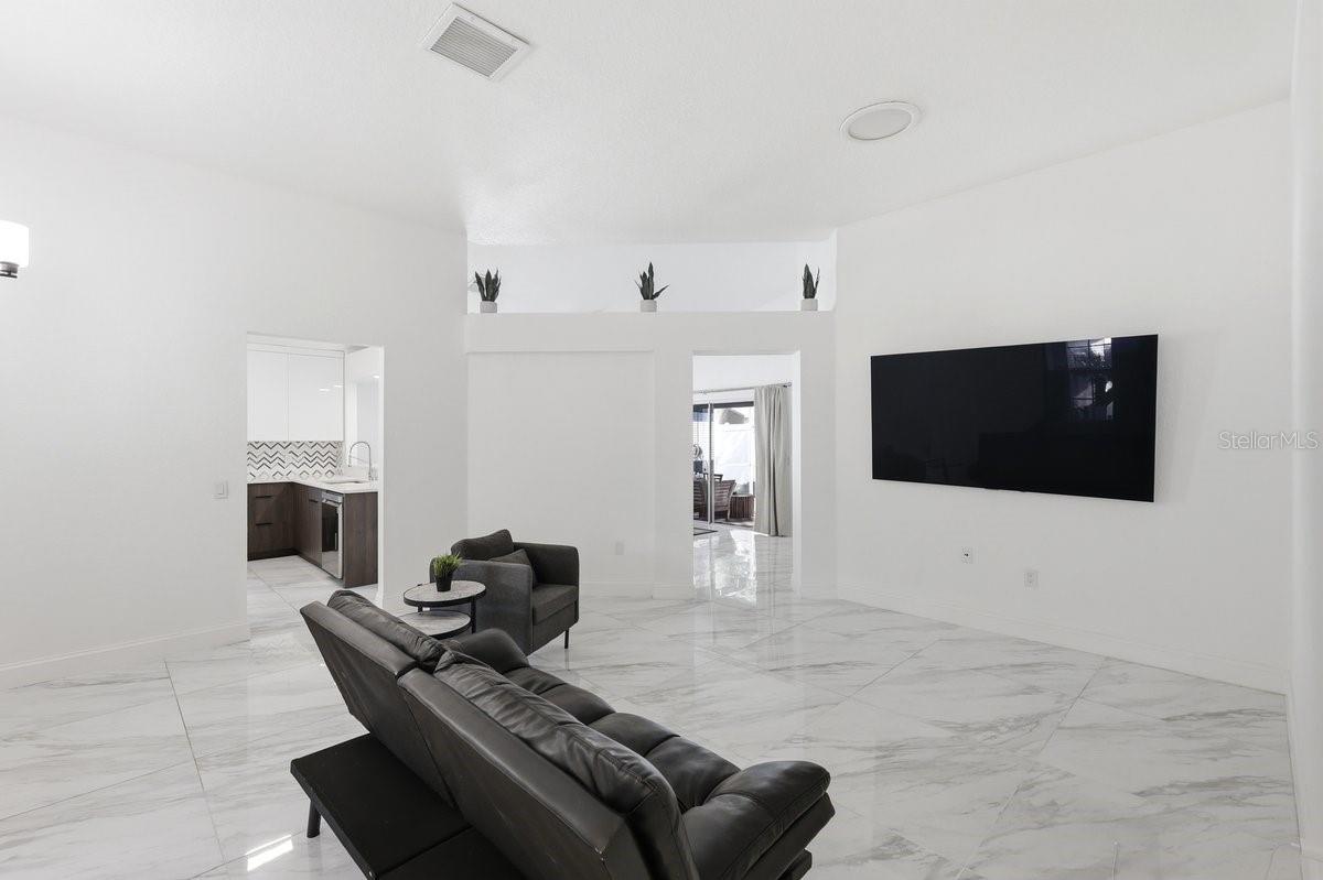 Image 11 of 36 For 4030 Watercove Drive