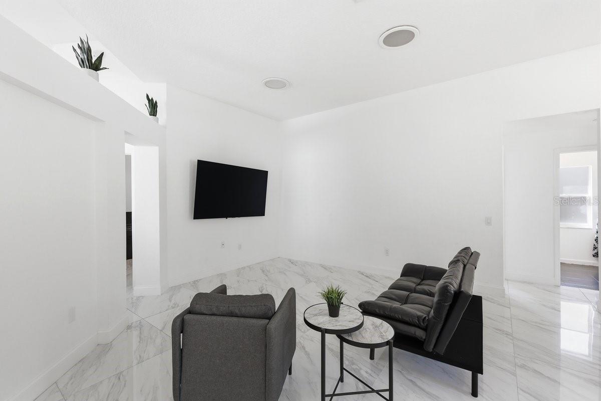 Image 13 of 36 For 4030 Watercove Drive