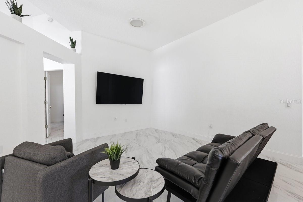 Image 14 of 36 For 4030 Watercove Drive