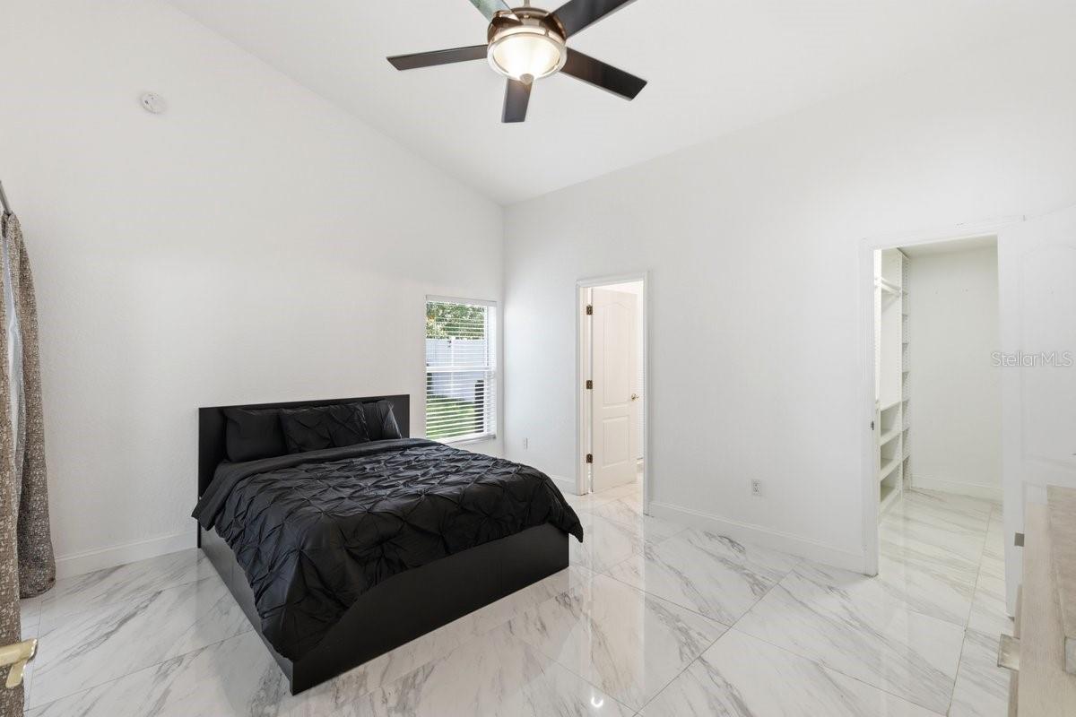 Image 16 of 36 For 4030 Watercove Drive