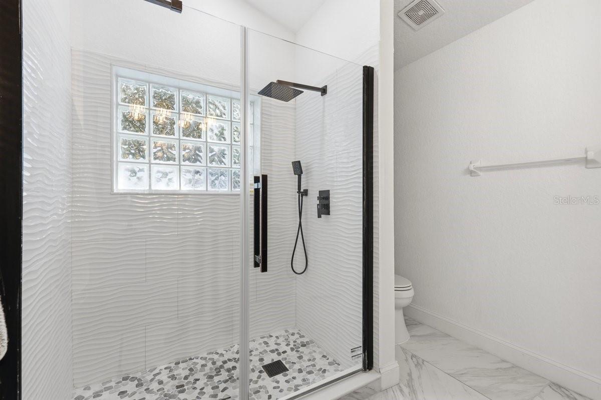 Image 18 of 36 For 4030 Watercove Drive