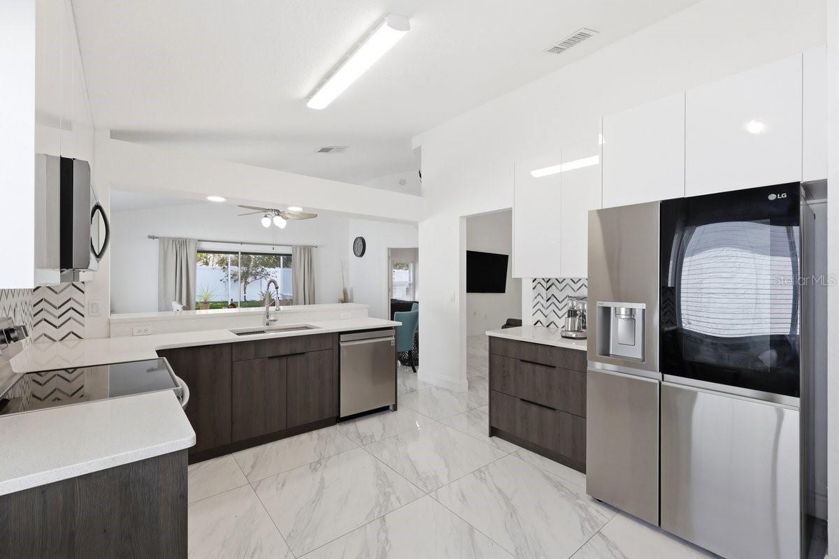 Image 3 of 36 For 4030 Watercove Drive