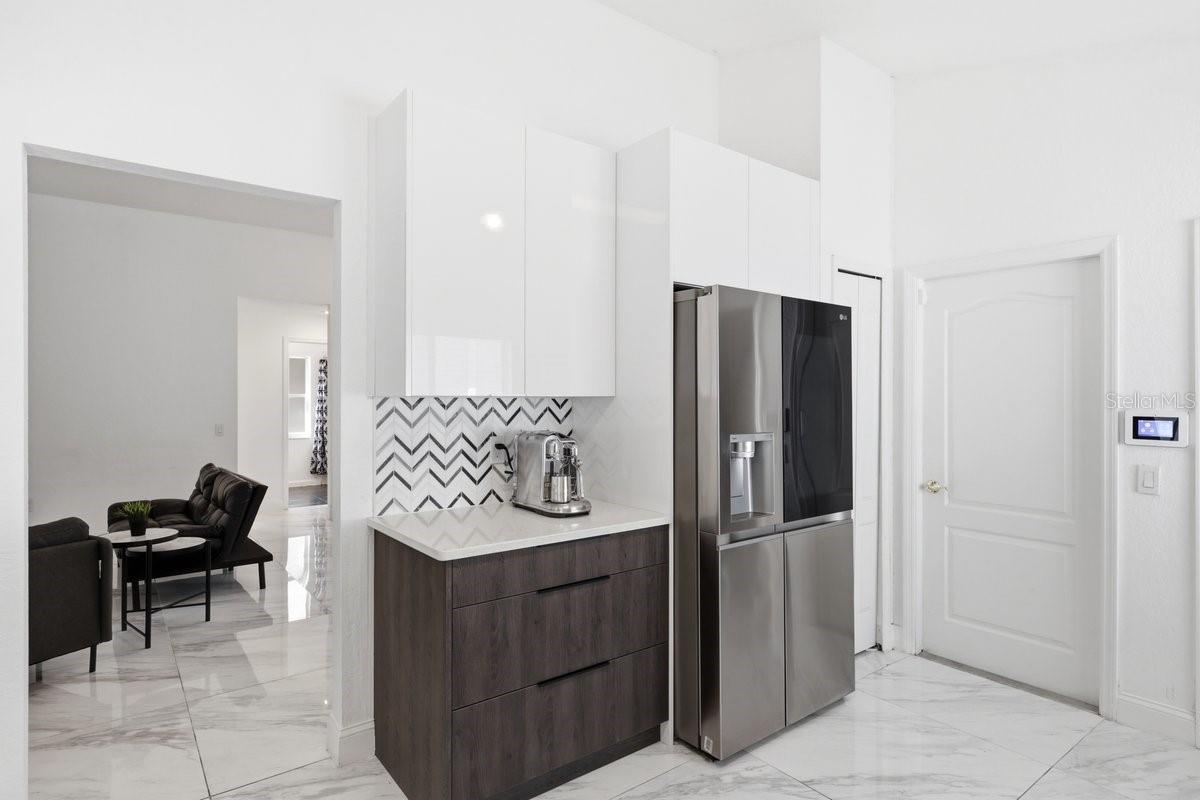 Image 5 of 36 For 4030 Watercove Drive