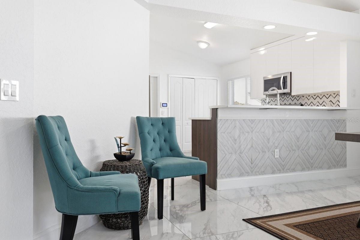 Image 7 of 36 For 4030 Watercove Drive