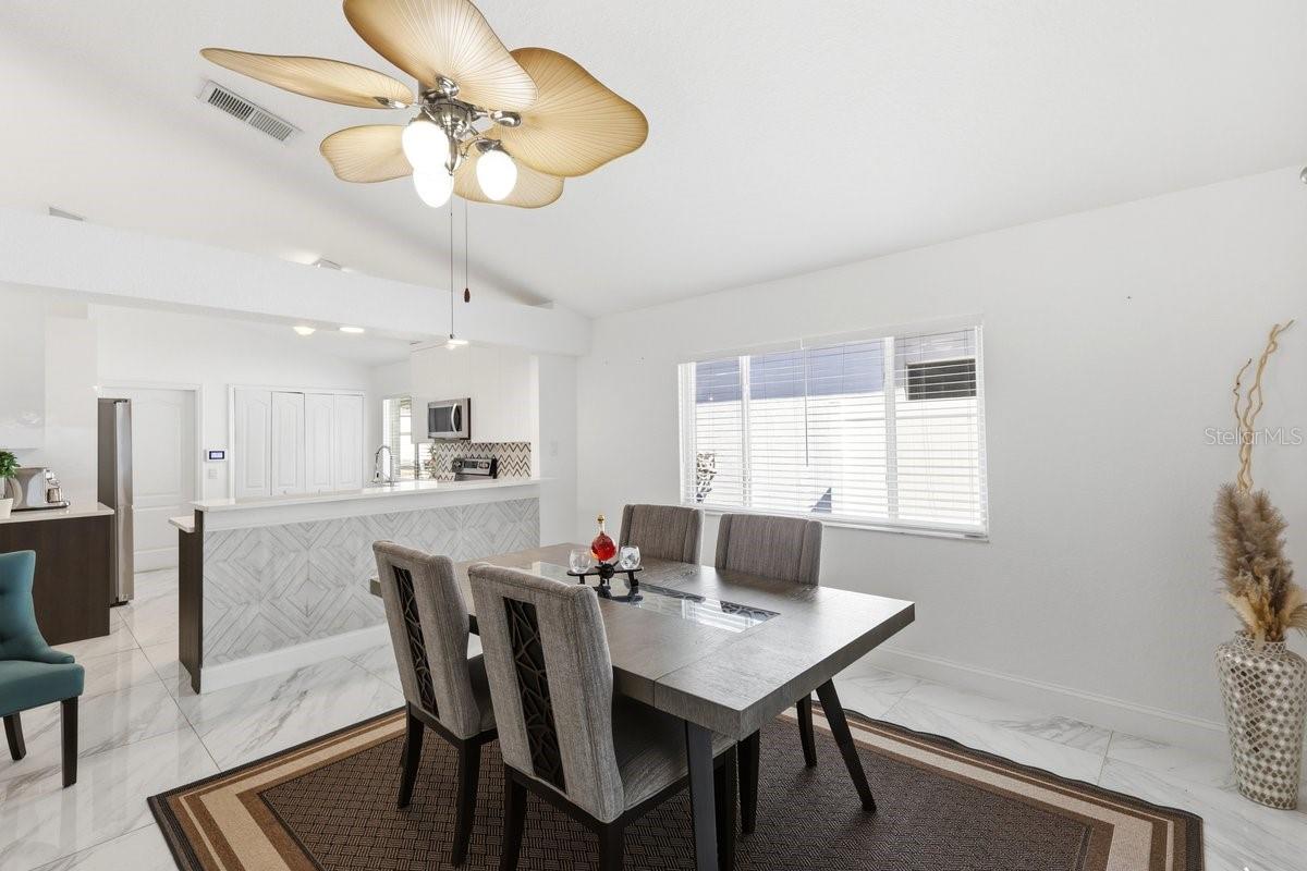 Image 8 of 36 For 4030 Watercove Drive