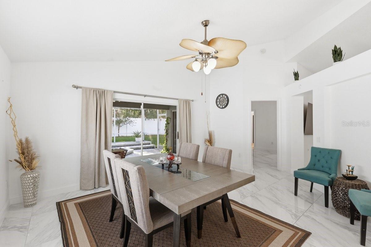 Image 9 of 36 For 4030 Watercove Drive