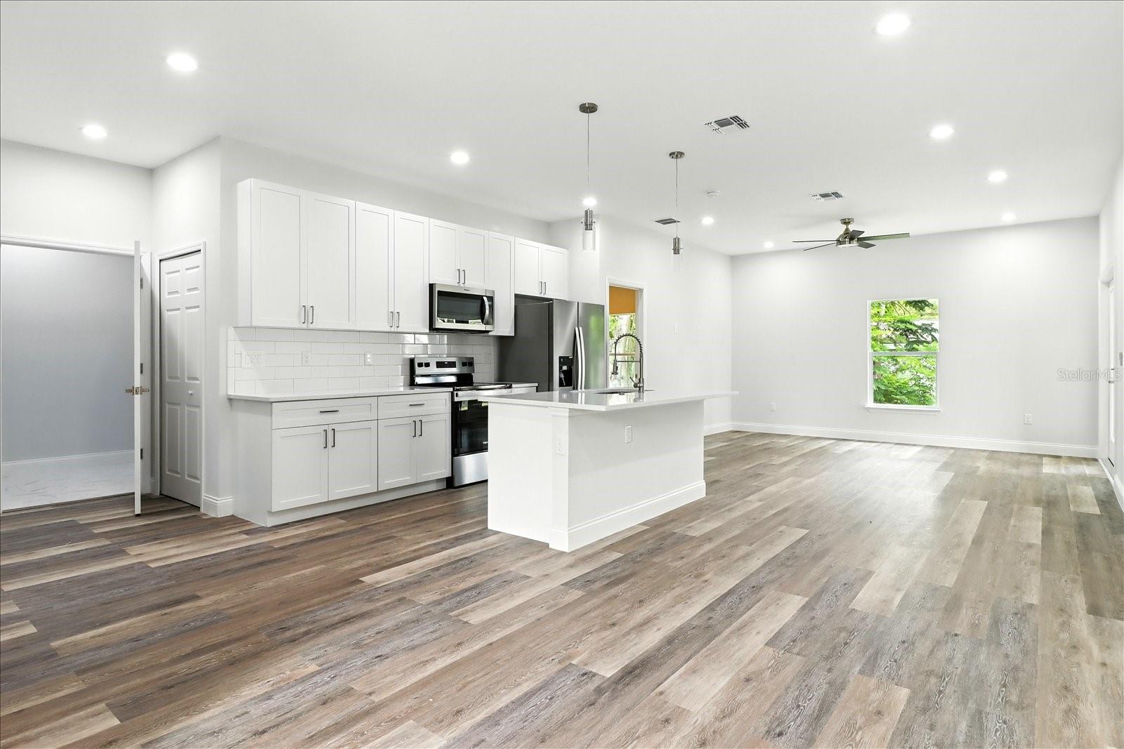 Image 11 of 41 For 2225 Howard Place