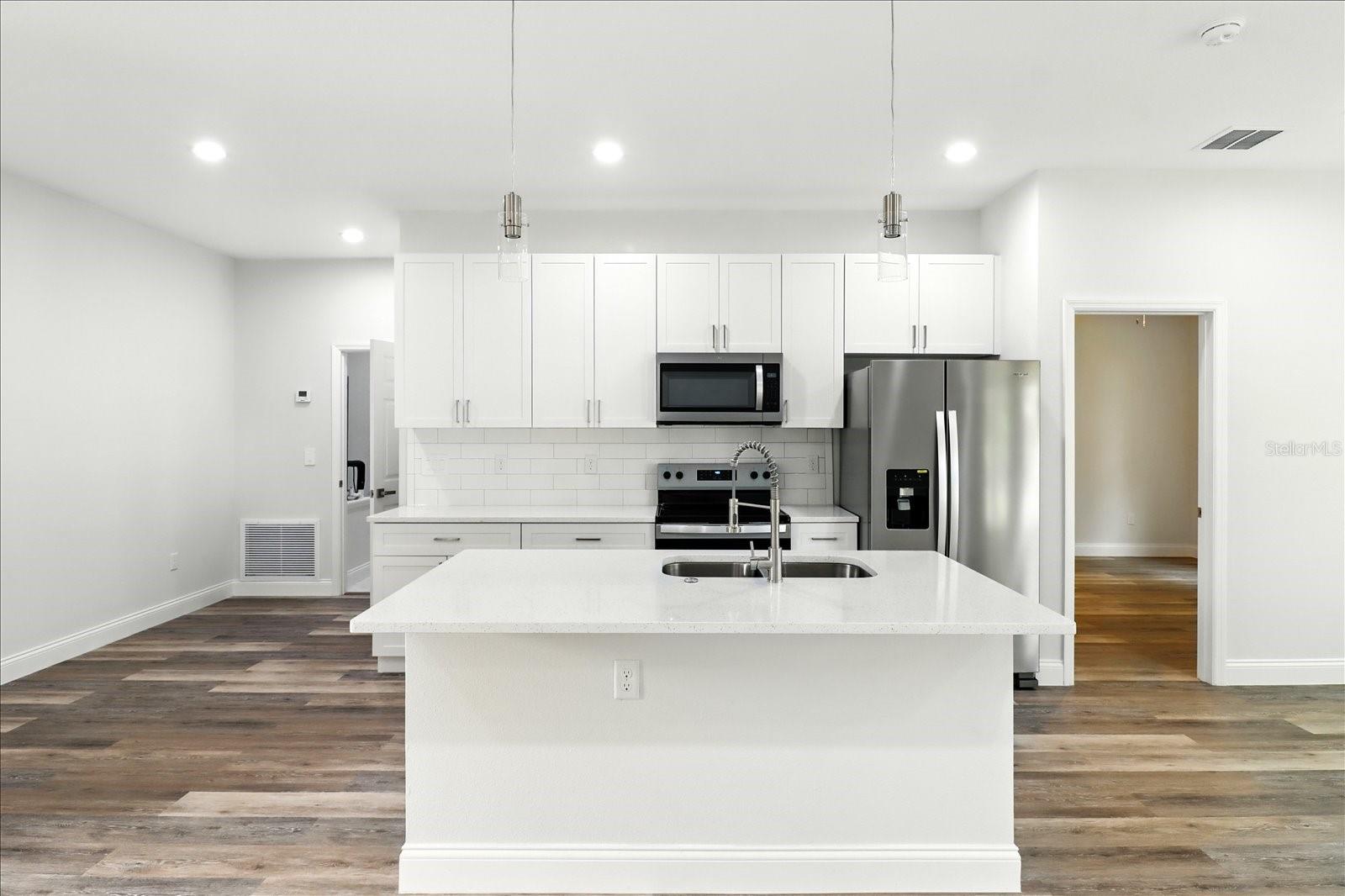 Image 14 of 41 For 2225 Howard Place