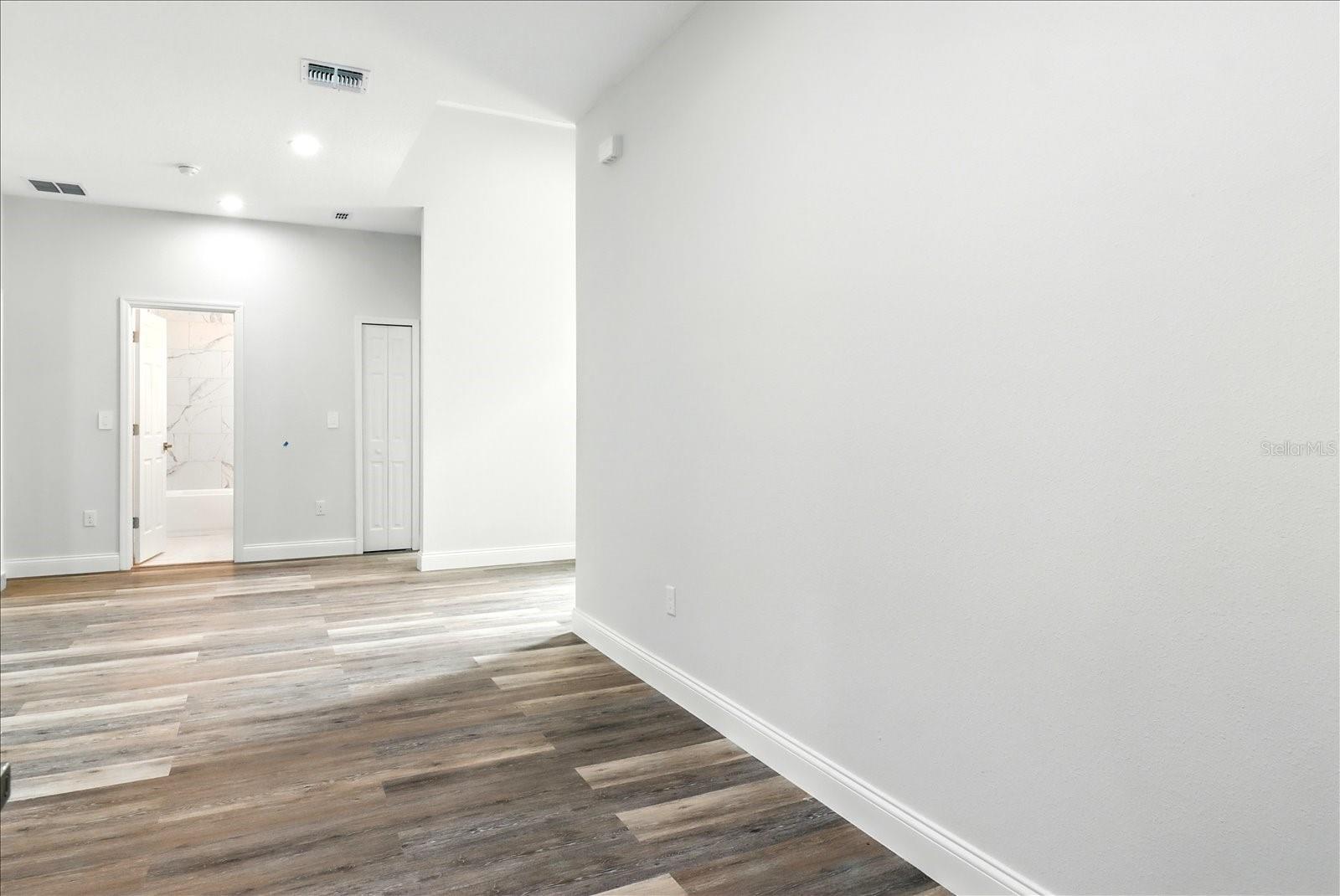 Image 19 of 41 For 2225 Howard Place