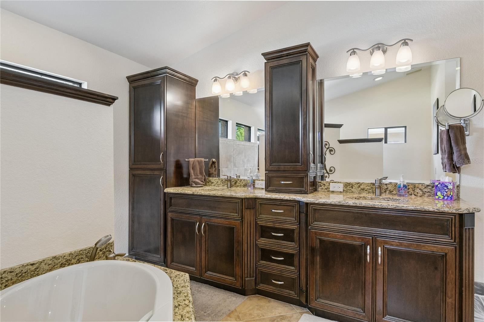 Image 16 of 26 For 1215 Huntington Lane