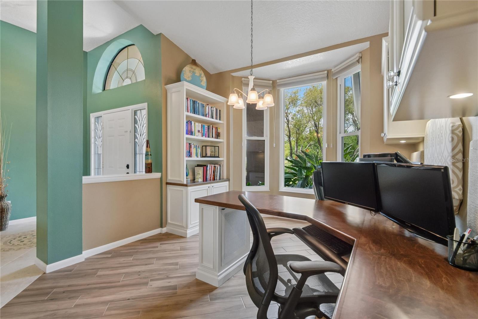 Image 7 of 26 For 1215 Huntington Lane