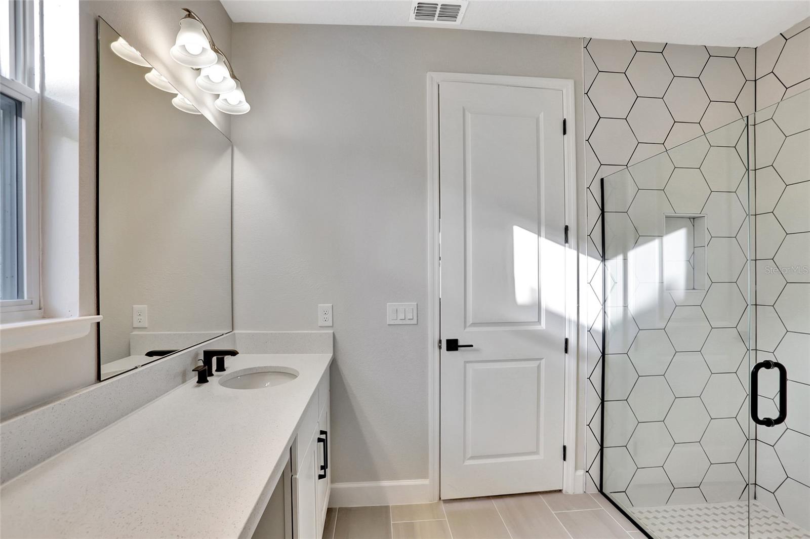 Image 21 of 36 For 3540 Stonebriar Lane