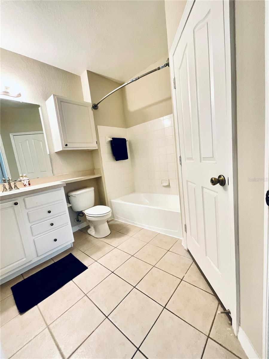 Image 16 of 40 For 1375 Lake Shadow Circle 11203