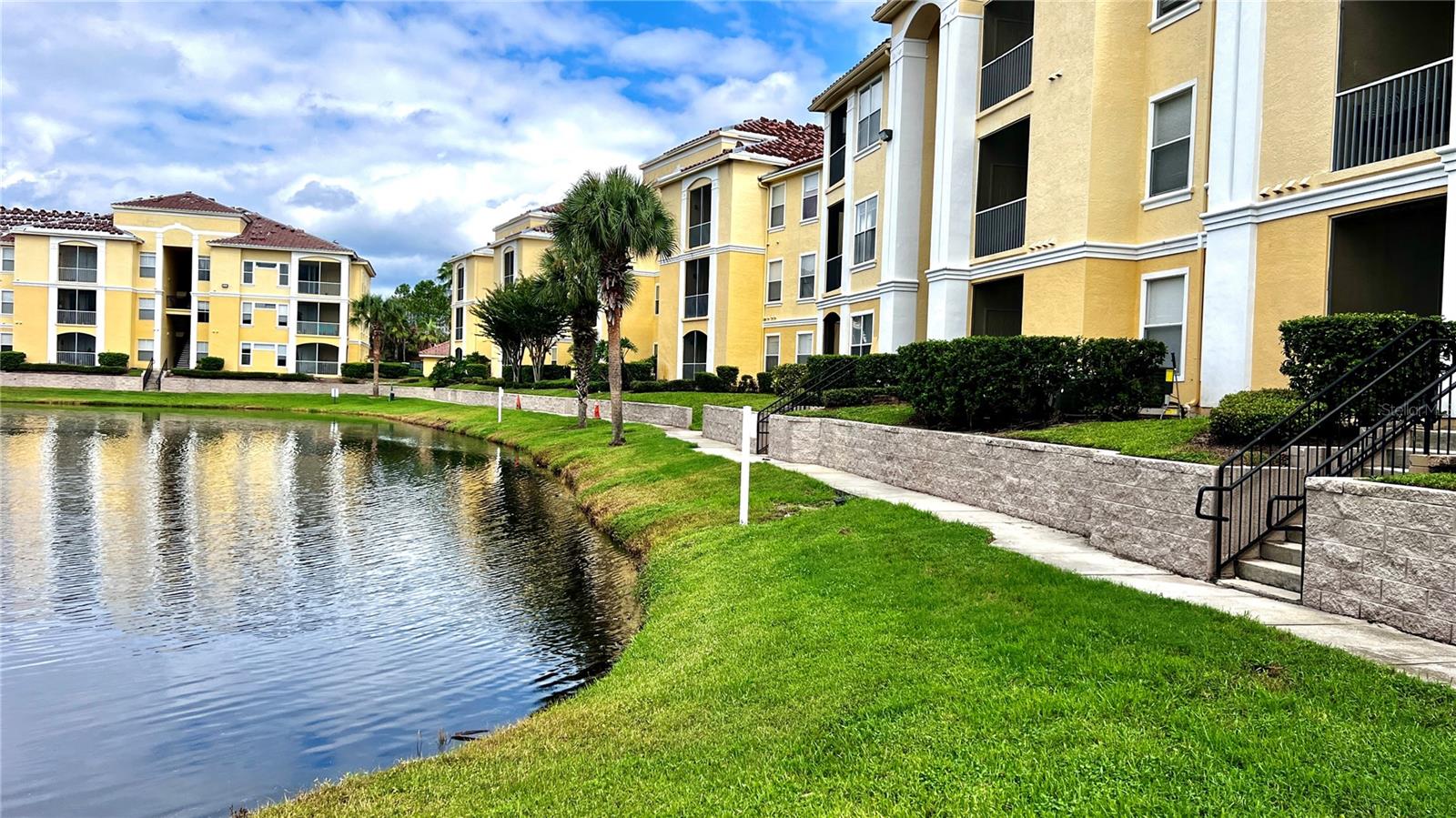 Image 21 of 40 For 1375 Lake Shadow Circle 11203