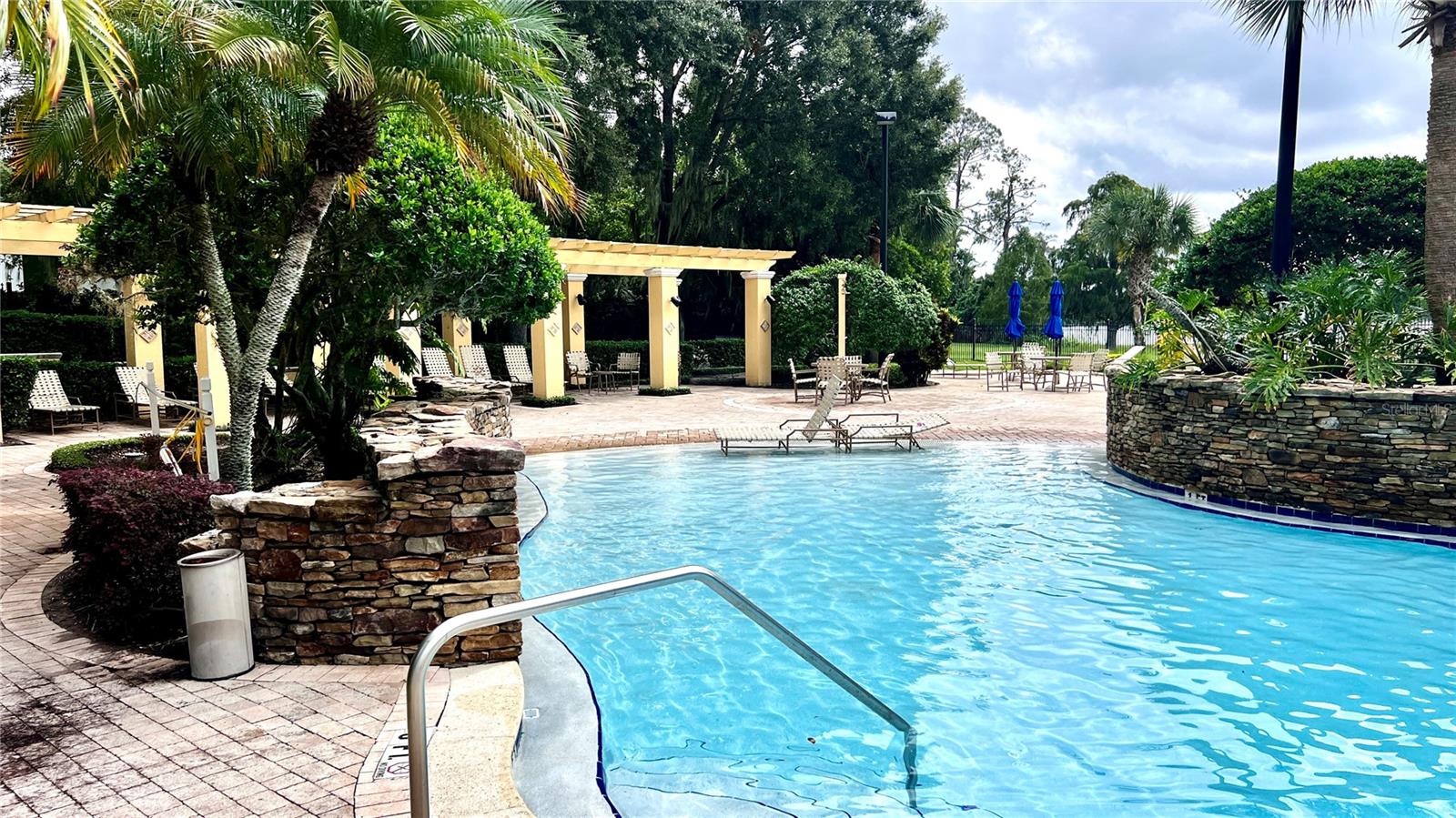 Image 25 of 40 For 1375 Lake Shadow Circle 11203