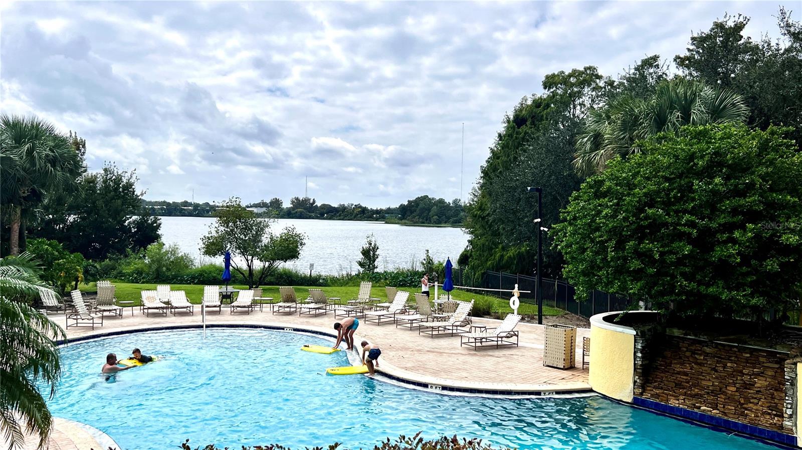 Image 27 of 40 For 1375 Lake Shadow Circle 11203