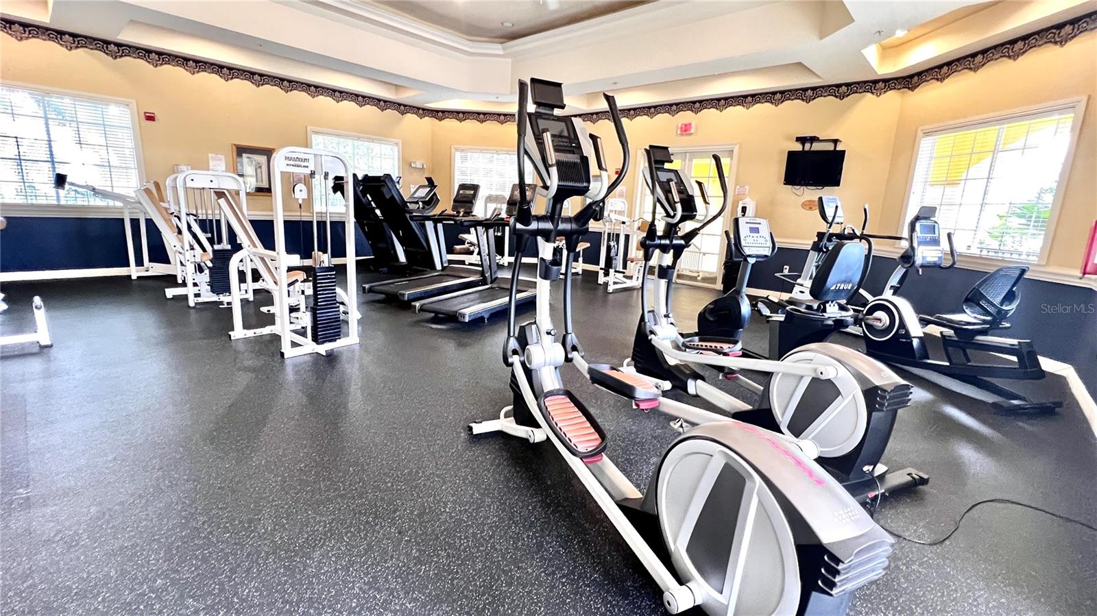 Image 31 of 40 For 1375 Lake Shadow Circle 11203