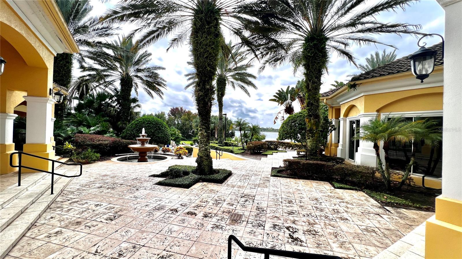 Image 32 of 40 For 1375 Lake Shadow Circle 11203