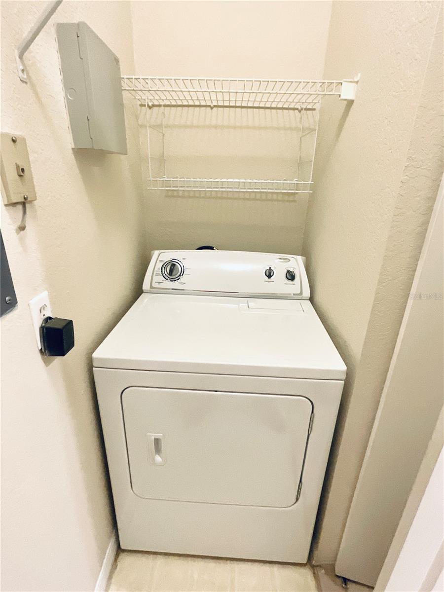 Image 37 of 40 For 1375 Lake Shadow Circle 11203