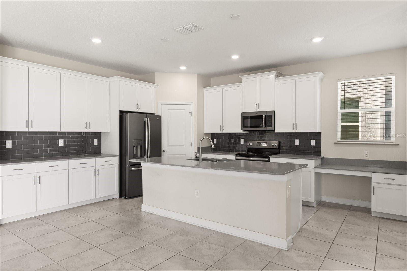 Image 15 of 45 For 9131 Cut Shot Drive