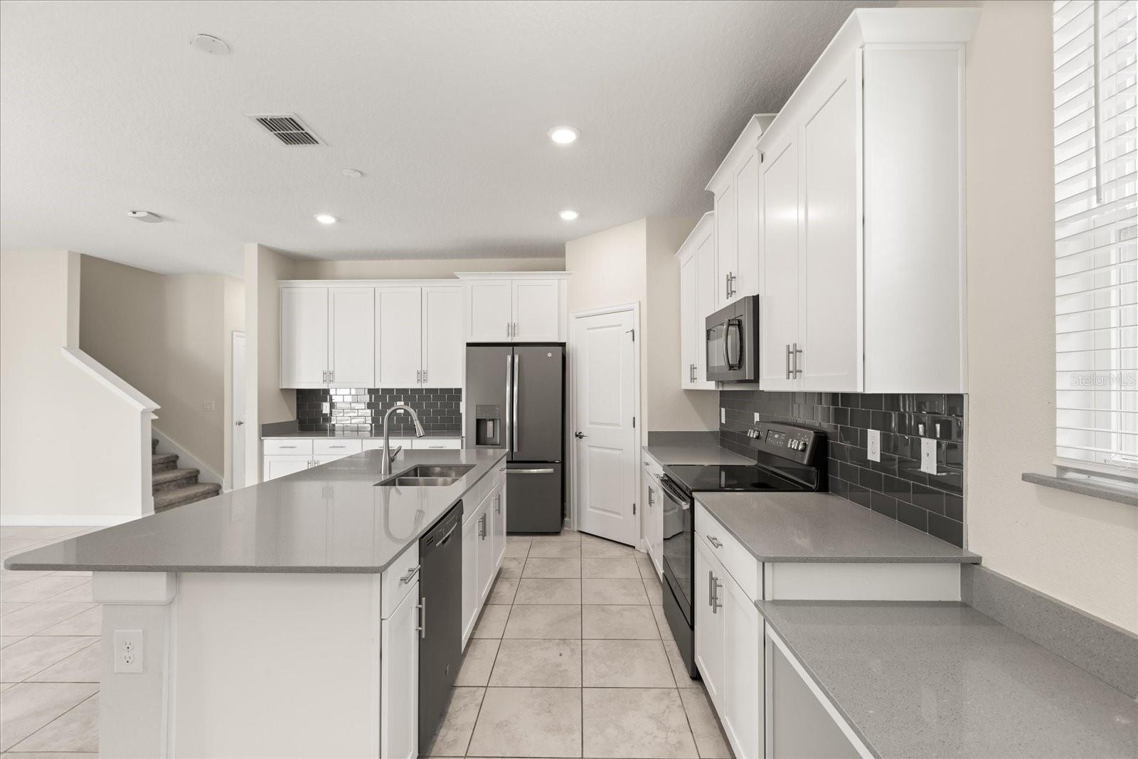 Image 17 of 45 For 9131 Cut Shot Drive