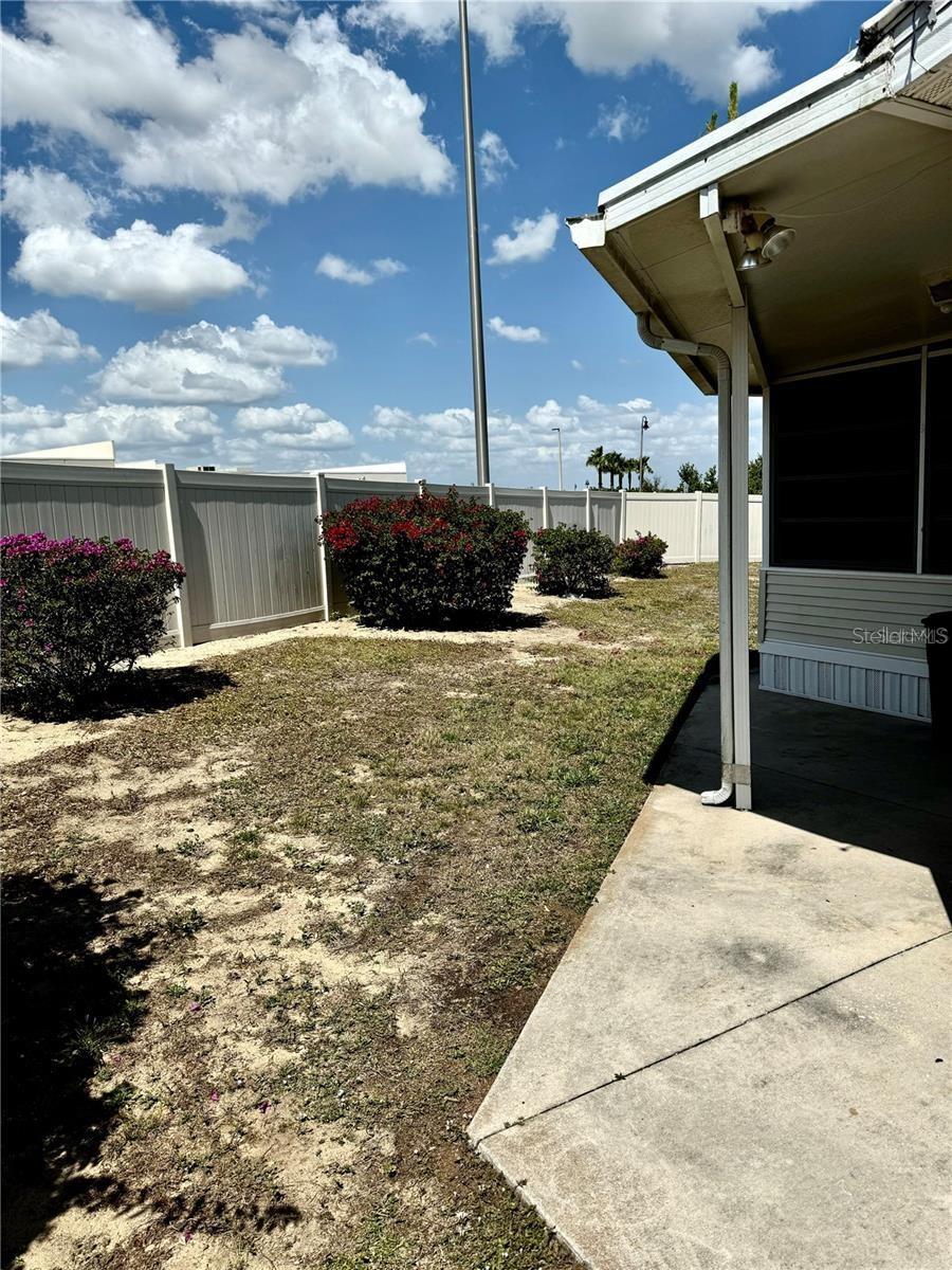 Image 9 of 47 For 917 St George Drive