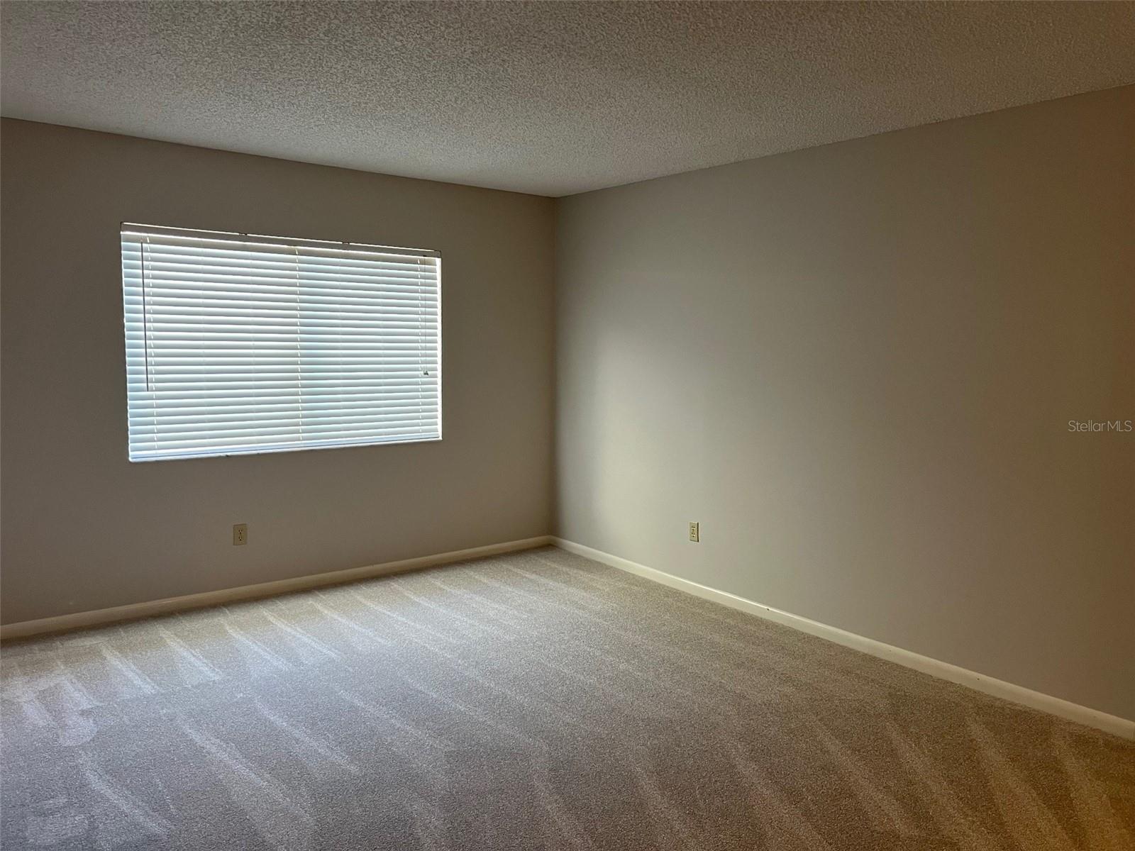 Image 6 of 27 For 706 Lakeside Drive