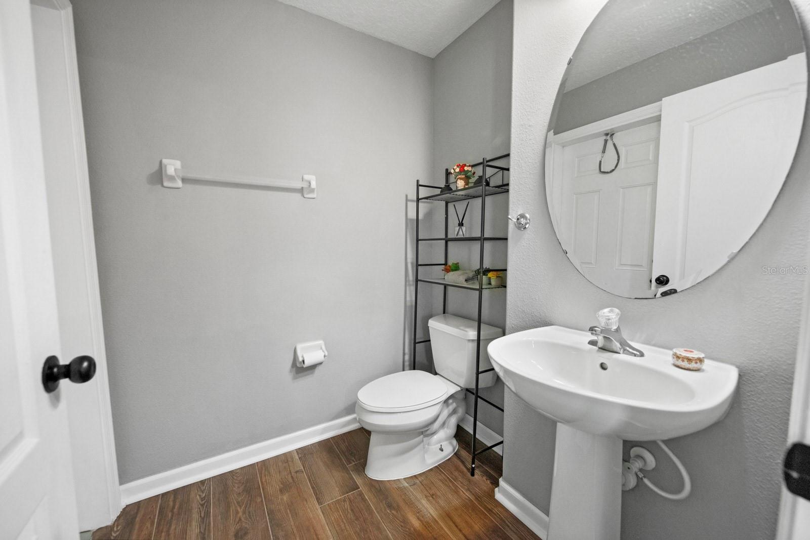 Image 27 of 52 For 5209 Cape Hatteras Drive