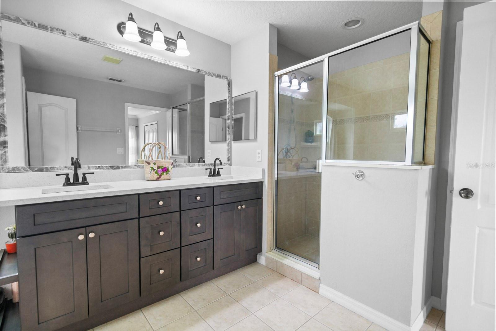 Image 33 of 52 For 5209 Cape Hatteras Drive