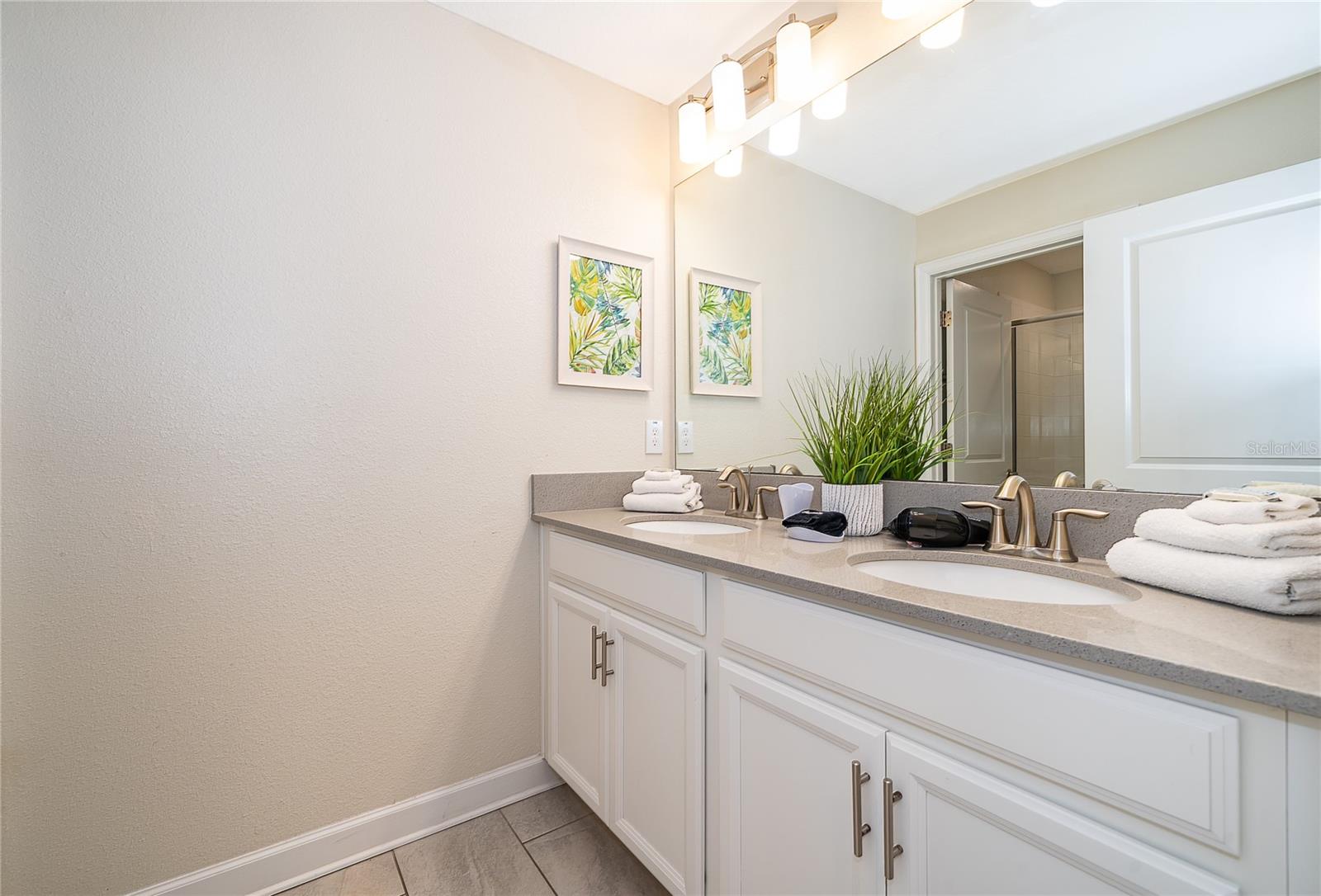 Image 18 of 37 For 4982 Windermere Avenue