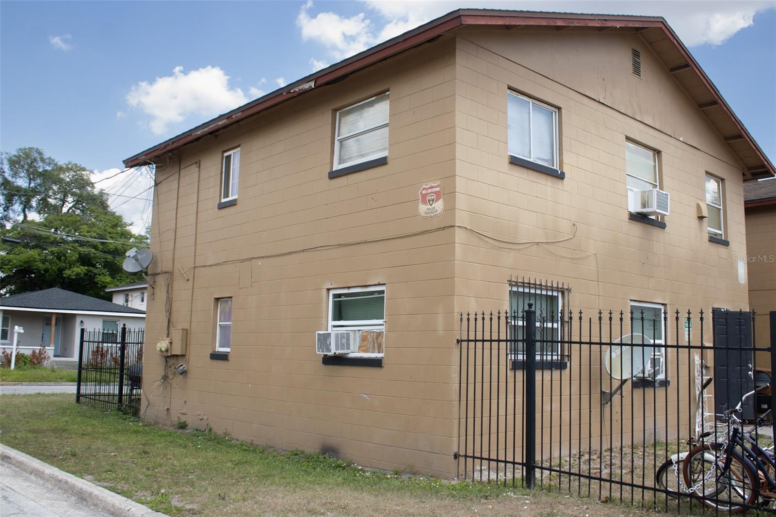 Image 16 of 29 For 621 South Street