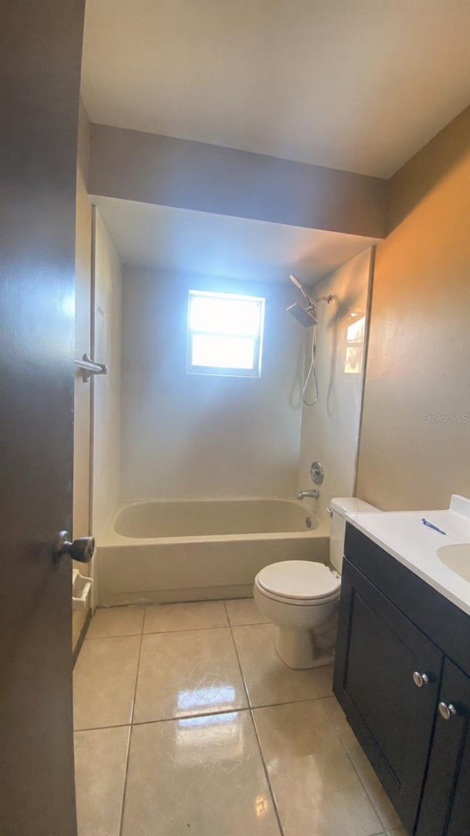 Image 15 of 17 For 5565 Telipa Drive