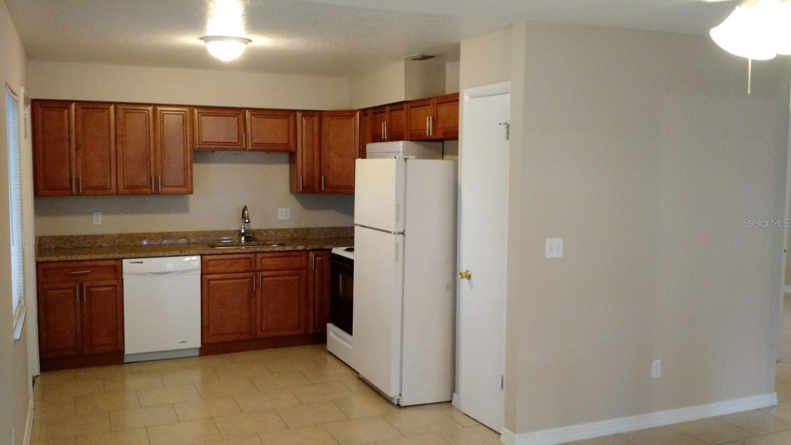 Image 3 of 12 For 1419 Davidson Street