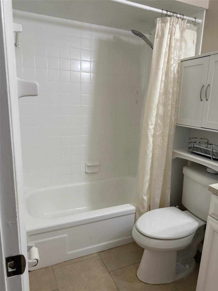 Image 4 of 12 For 1419 Davidson Street