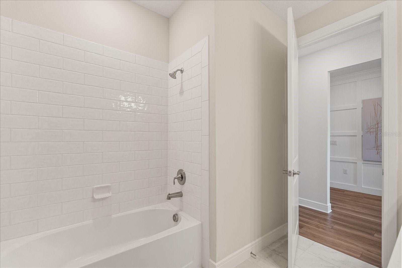 Image 17 of 50 For 3208 Sailing Pier Avenue