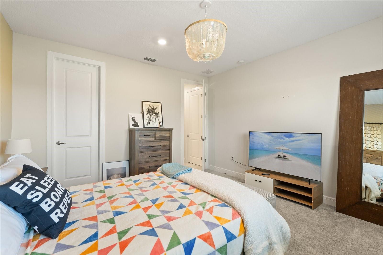 Image 36 of 50 For 3208 Sailing Pier Avenue