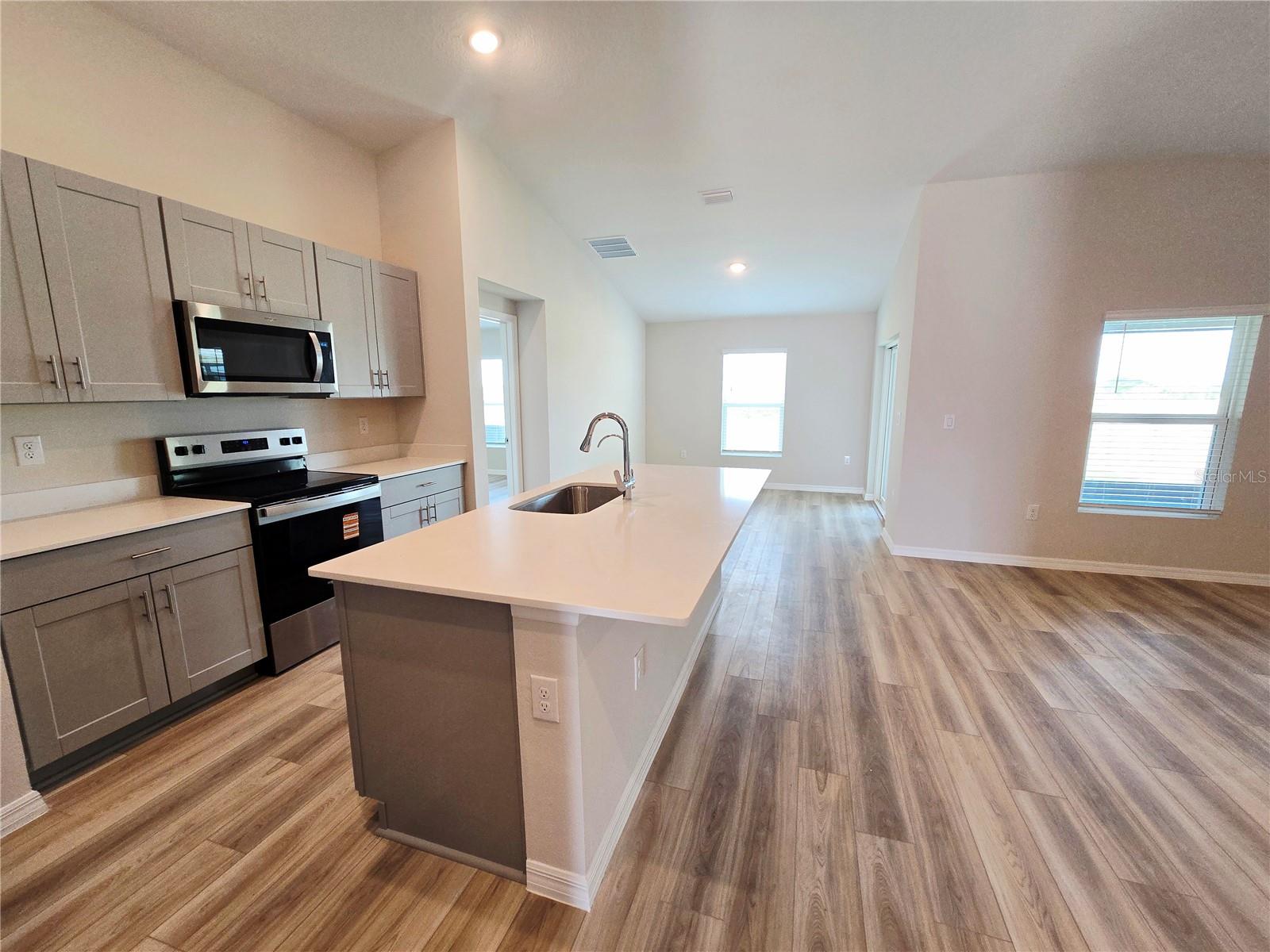 Image 3 of 41 For 1712 Vanilla Street