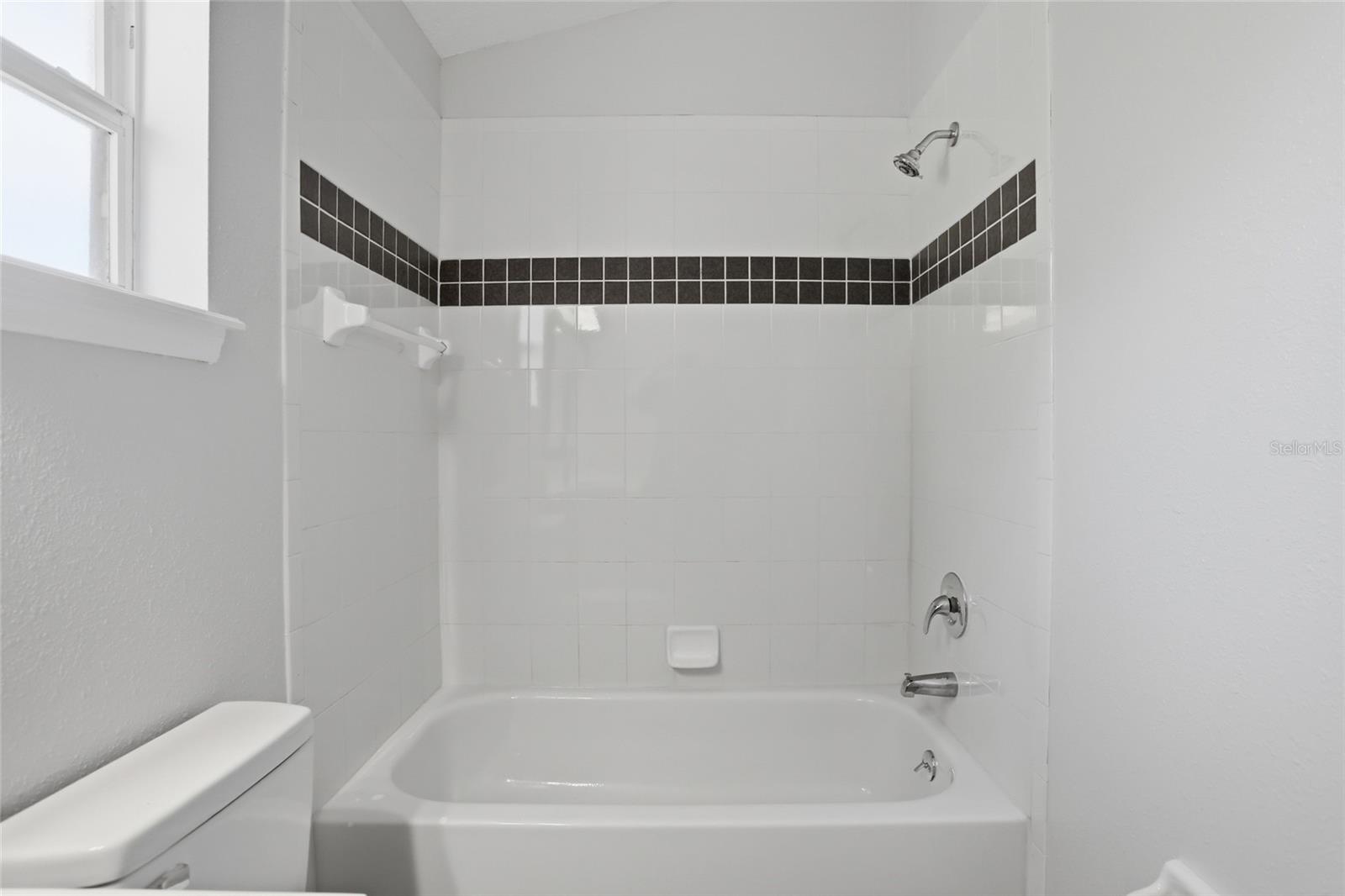 Image 30 of 55 For 480 Williams Avenue