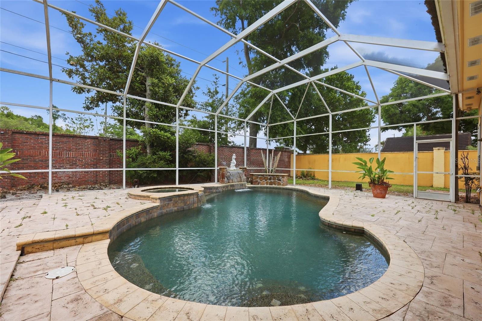 Image 31 of 40 For 7407 Park Springs Circle