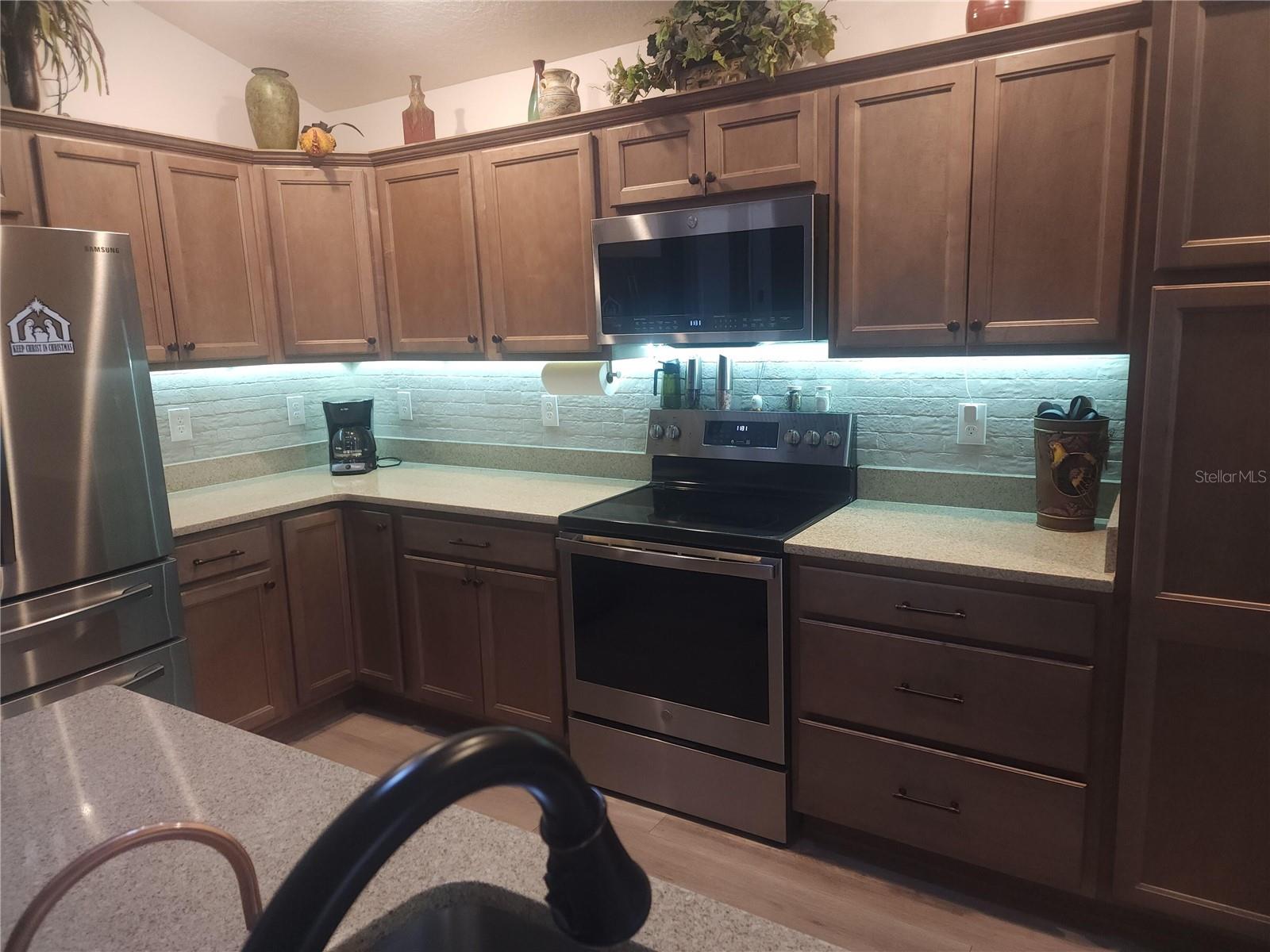 Image 3 of 28 For 7591 Mergaert Lane