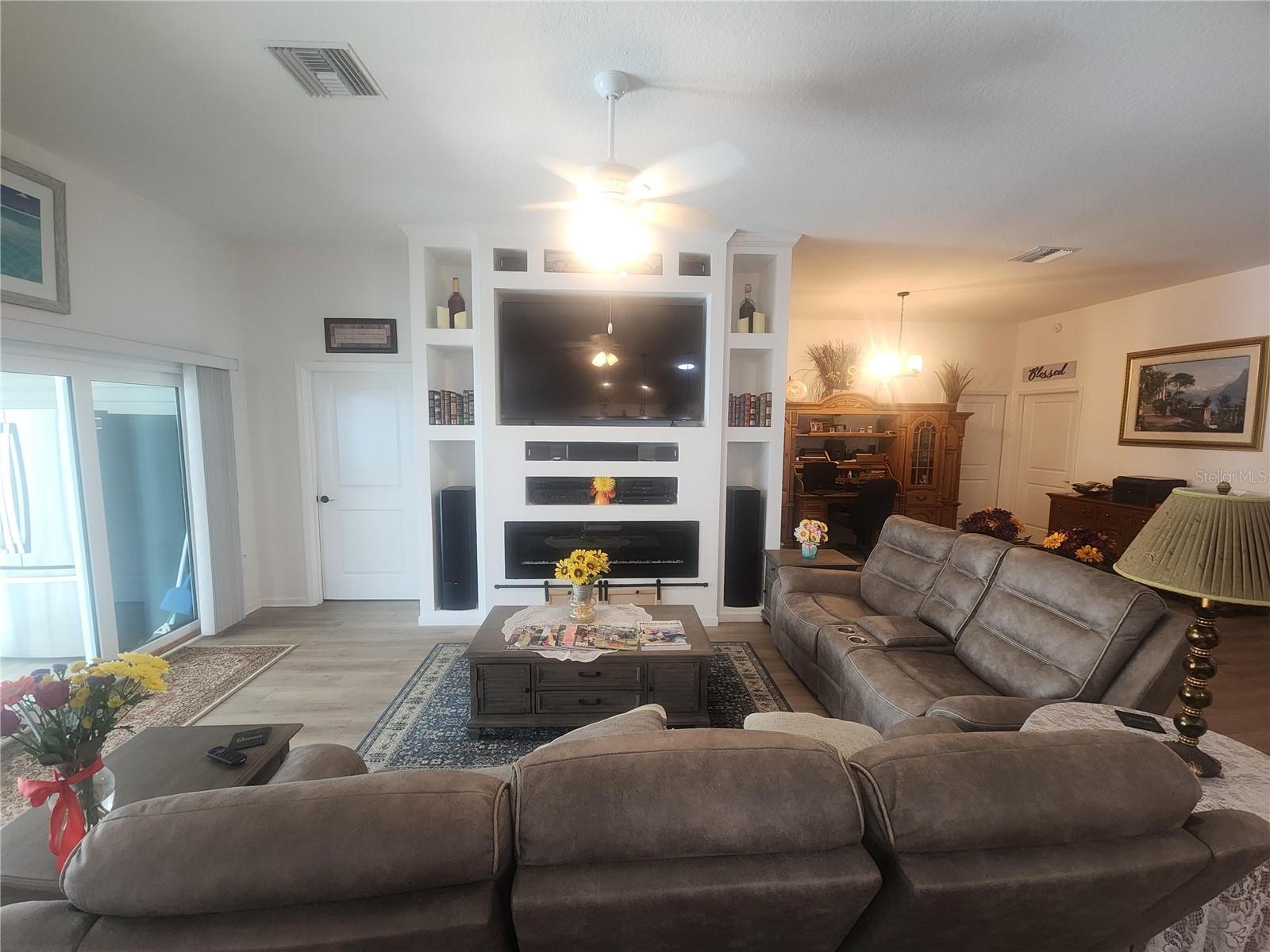 Image 6 of 28 For 7591 Mergaert Lane