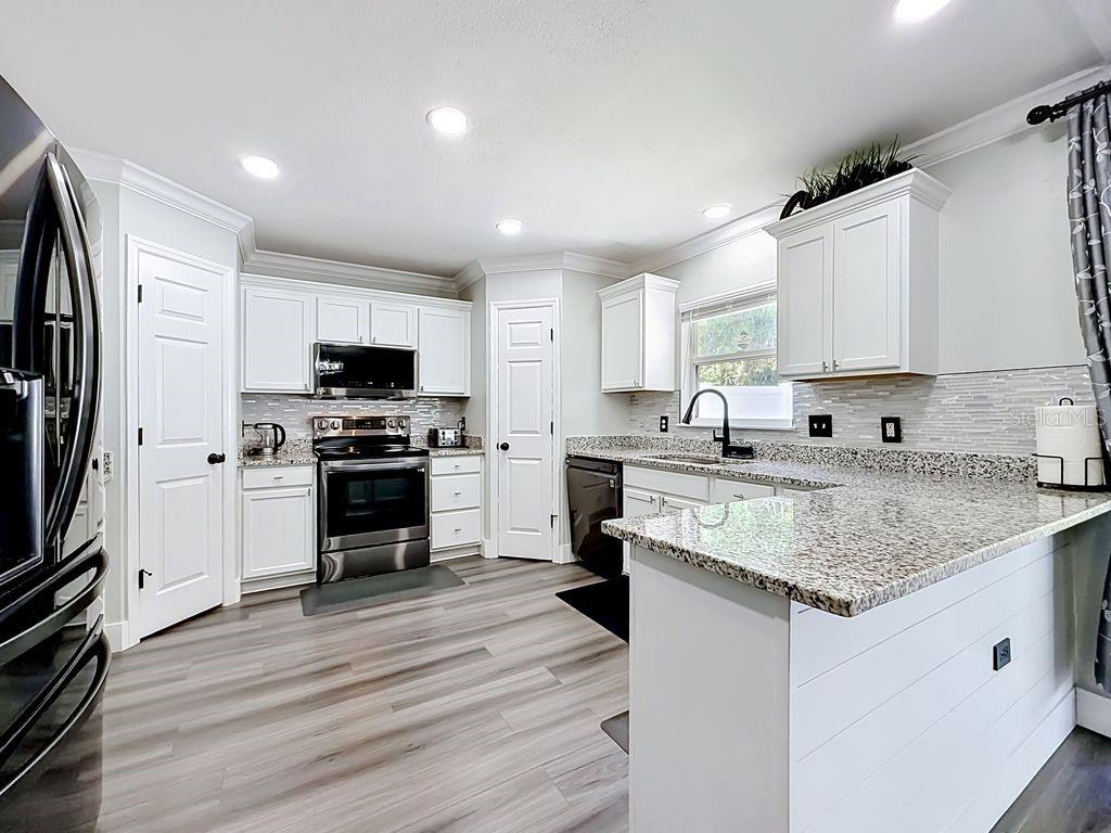 Image 19 of 42 For 158 Pinefield Drive