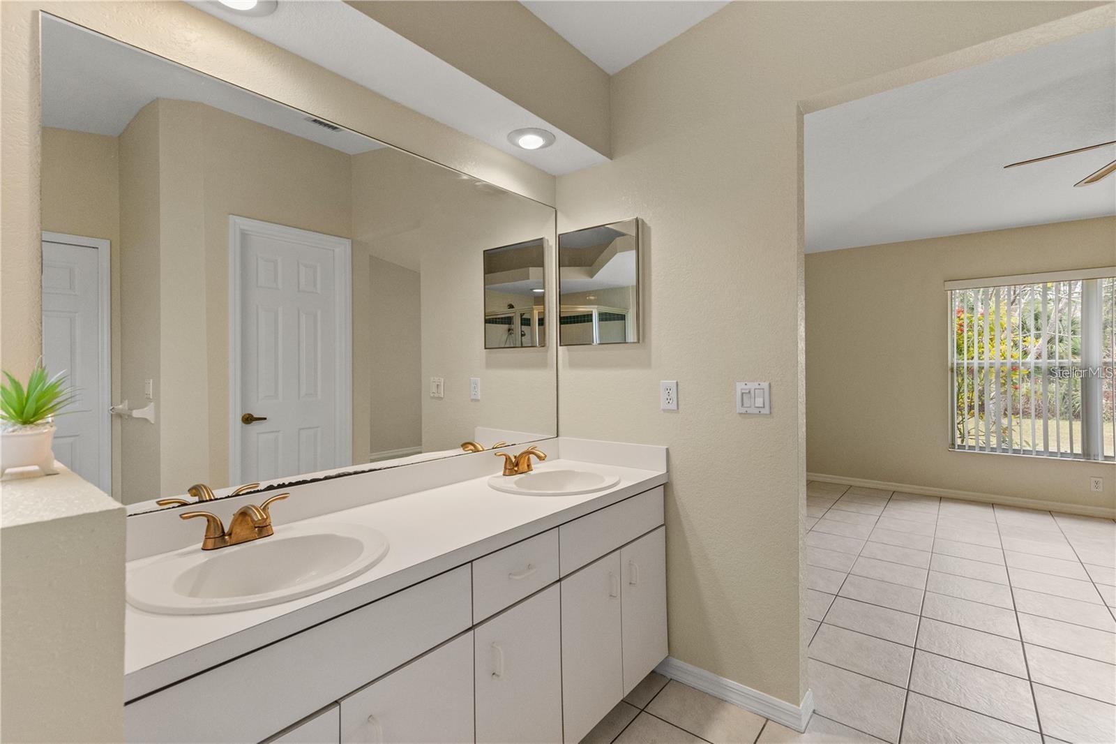 Image 18 of 26 For 3915 Fonsica Avenue
