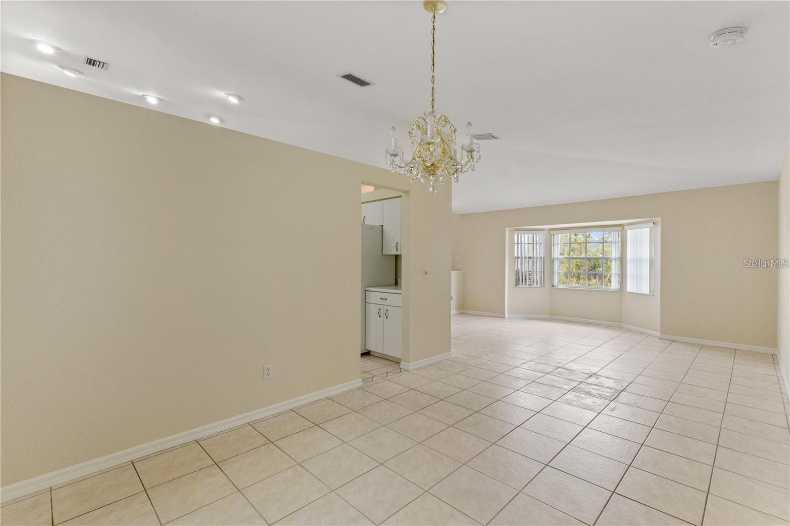 Image 5 of 26 For 3915 Fonsica Avenue