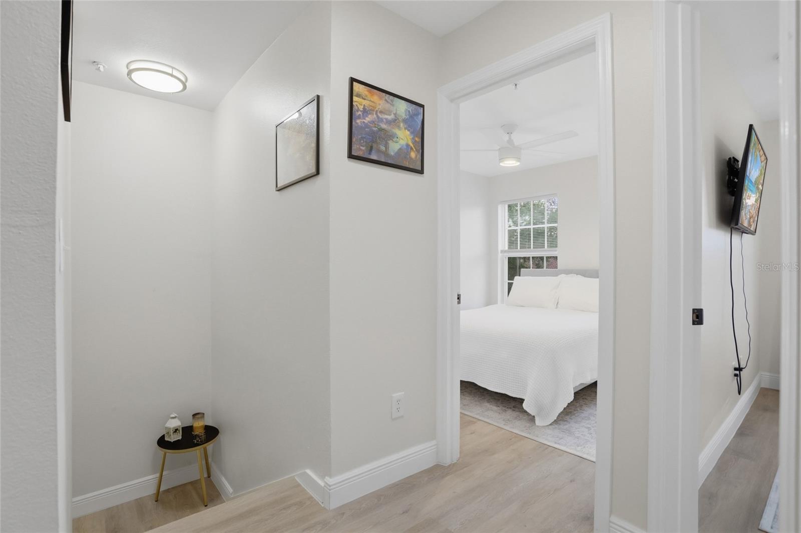Image 21 of 38 For 1056 Waterside Drive 1056