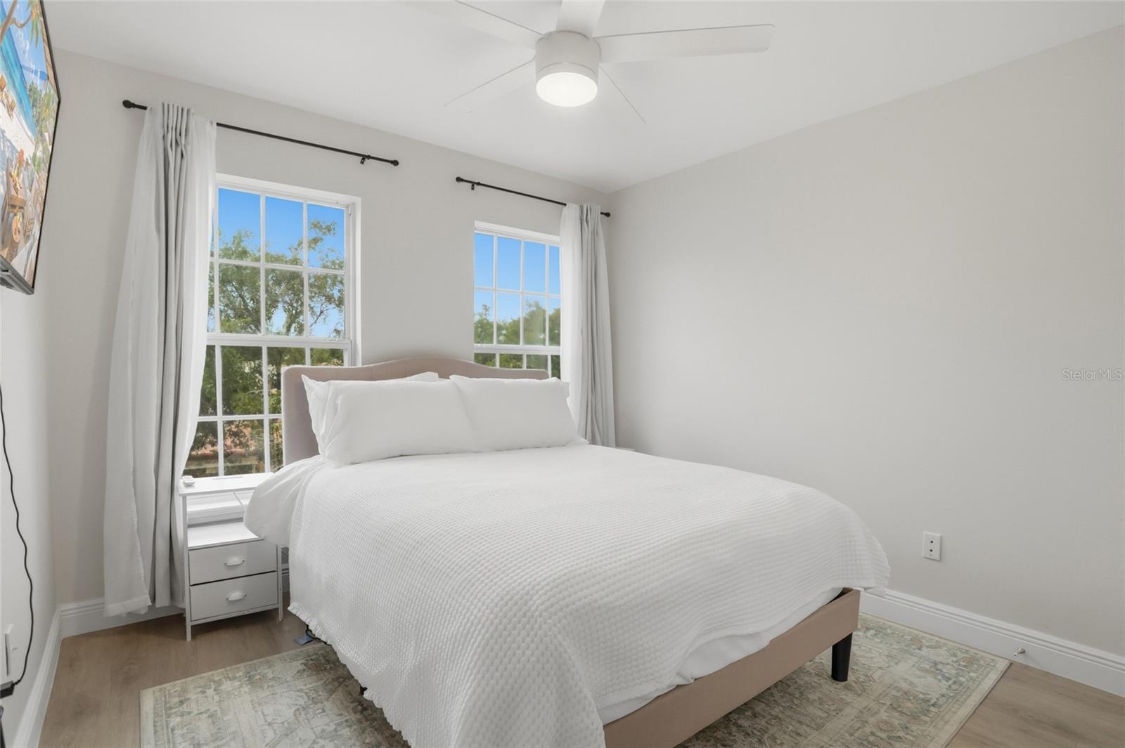 Image 22 of 38 For 1056 Waterside Drive 1056