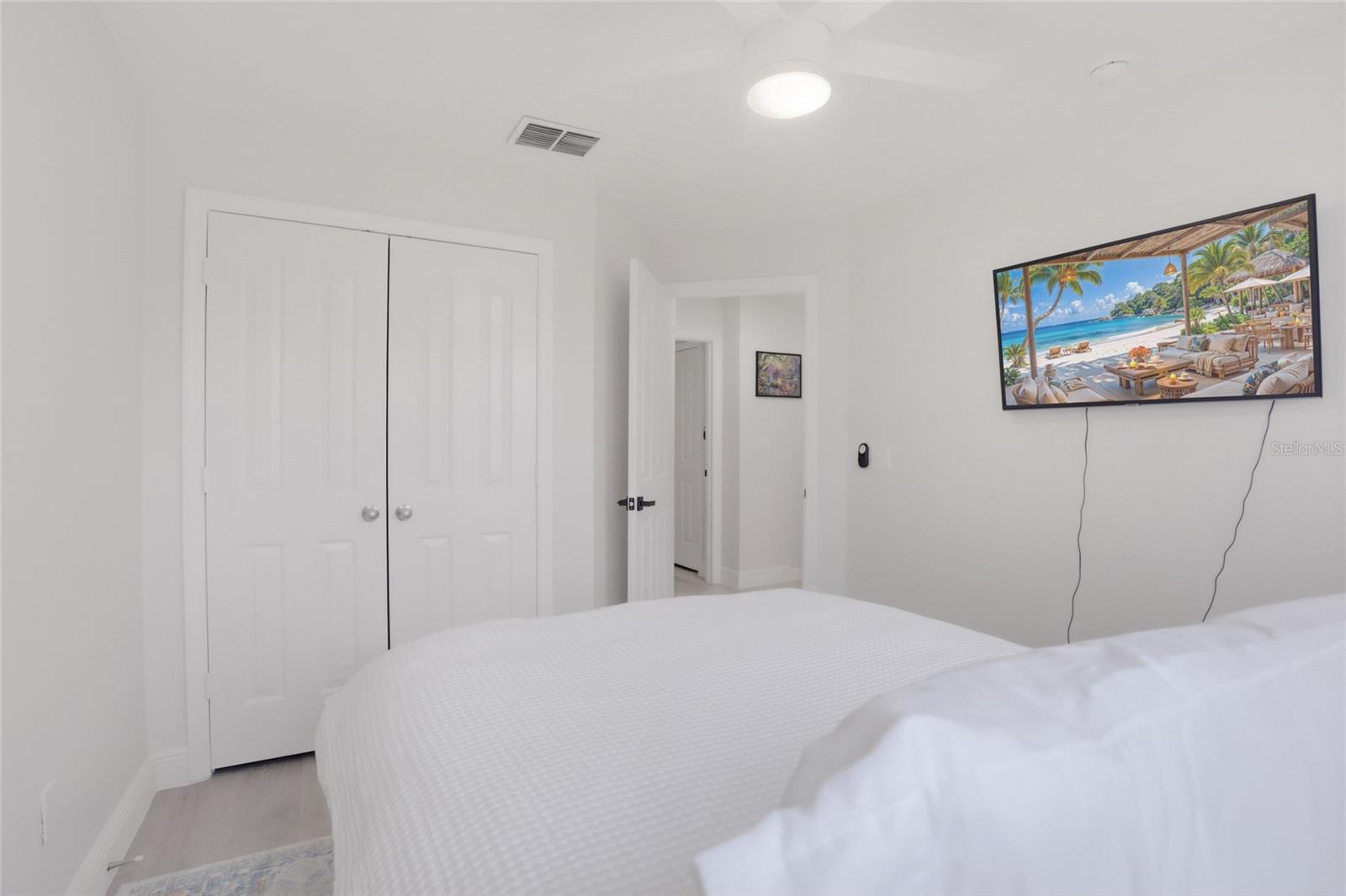 Image 23 of 38 For 1056 Waterside Drive 1056