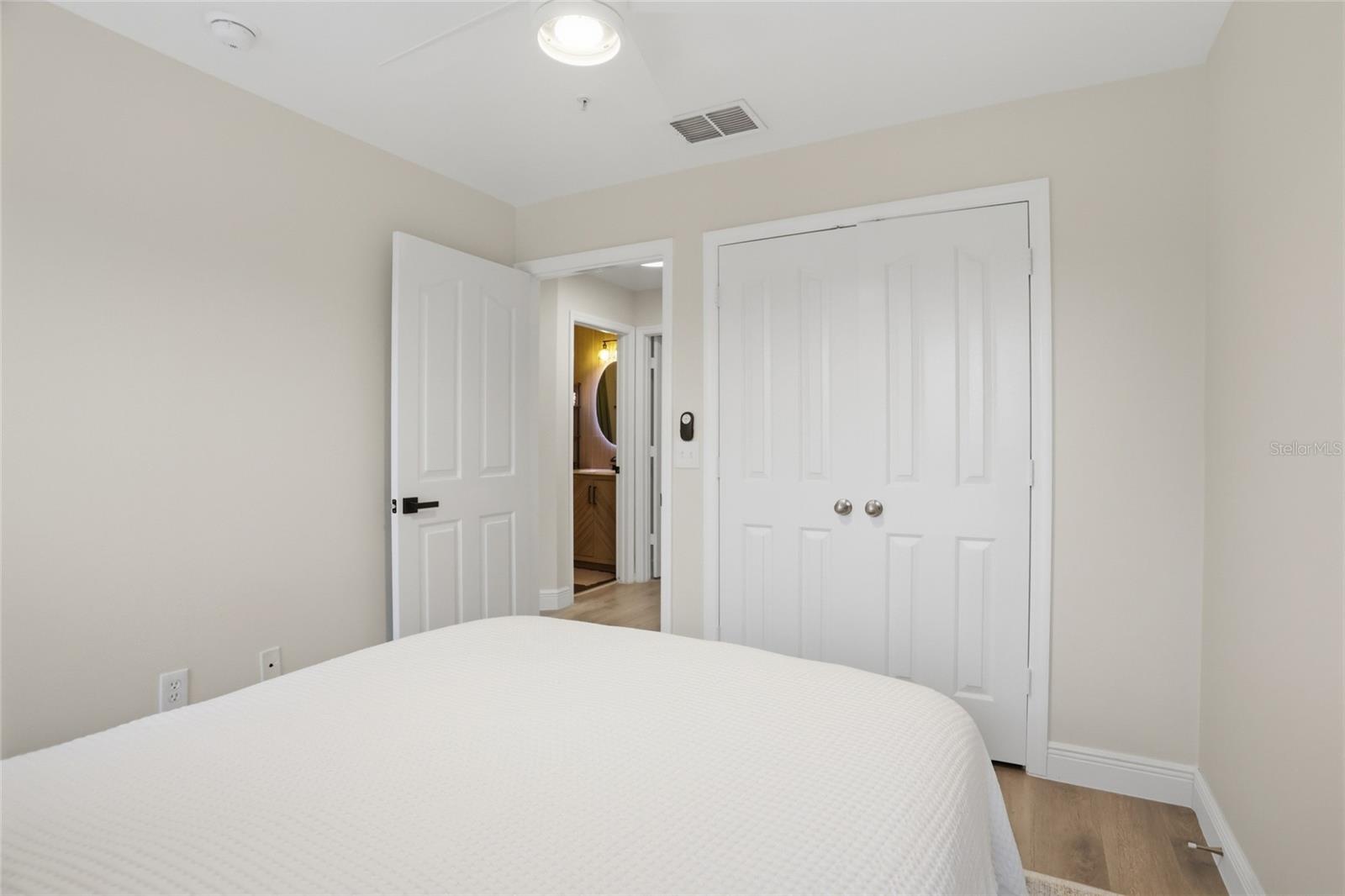 Image 27 of 38 For 1056 Waterside Drive 1056