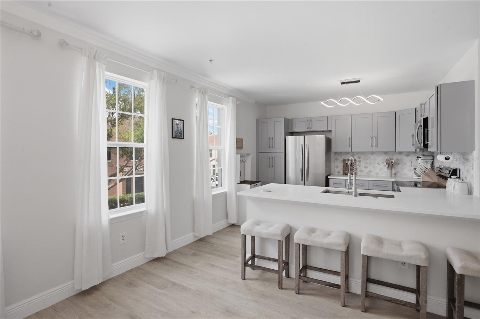 Image 8 of 38 For 1056 Waterside Drive 1056